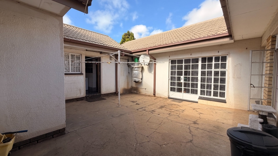 To Let 4 Bedroom Property for Rent in Die Bult North West